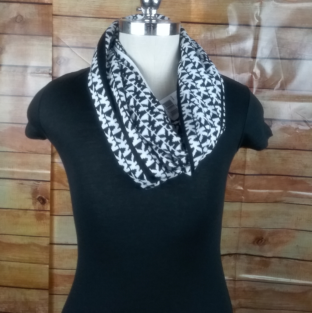 Michael Kors infinity scarf NWT